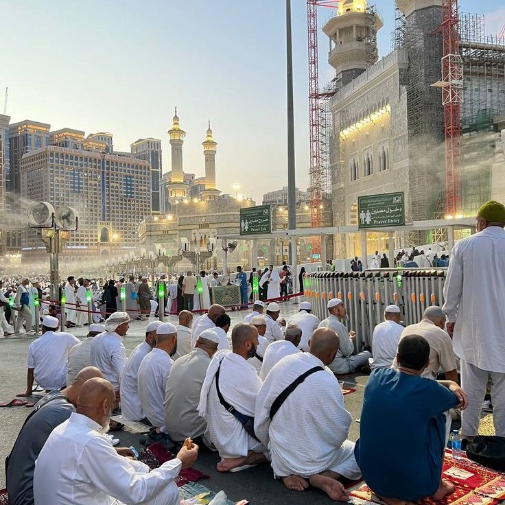 بوابة دخول المصلين
